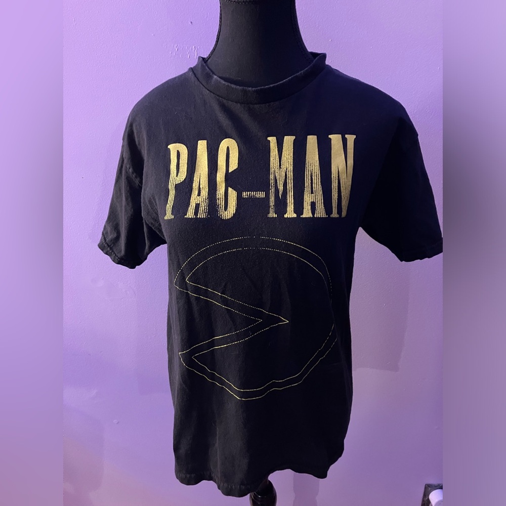 Short sleeved black cotton Pac-Man tee